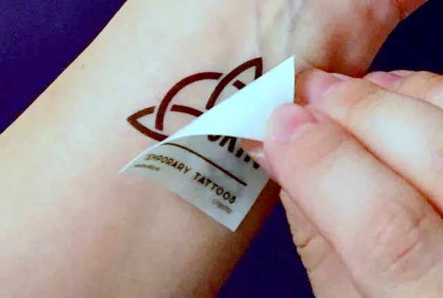 How To Apply Temporary Tattoo Stickers And Tattoo Sleeves