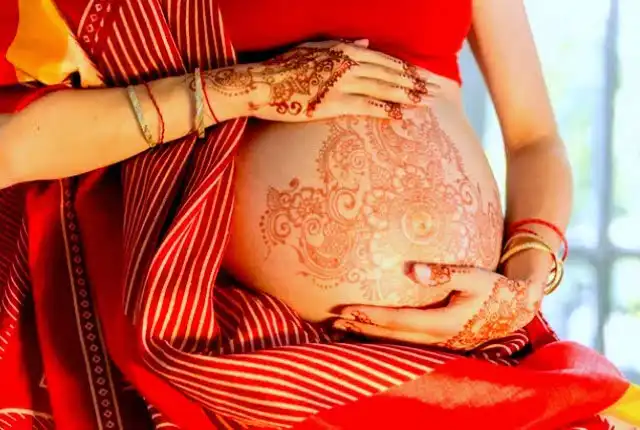 Getting Henna Tattoos And Pregnancy
